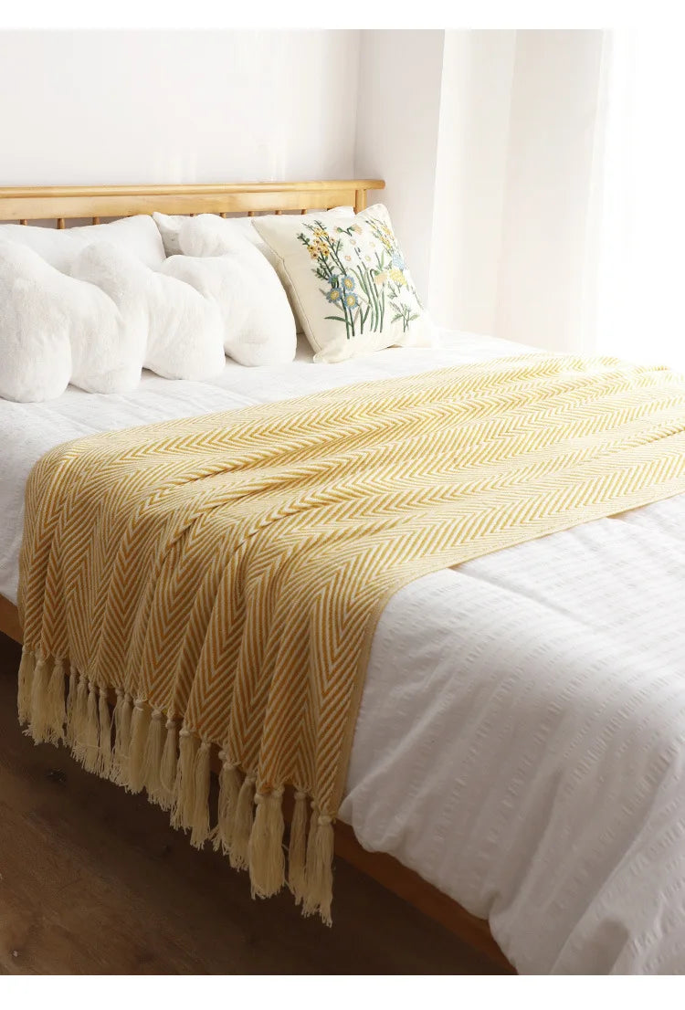 Geometric jacquard plaid
