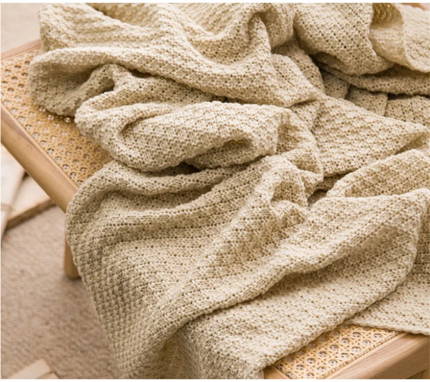 Waffle blanket with pompoms