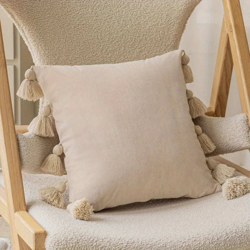 Velvet cushion cover with pompoms – "Bohemian" collection
