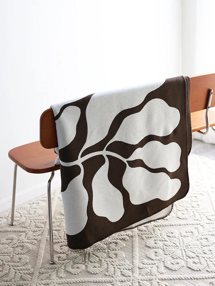 Modern leaf pattern plaid