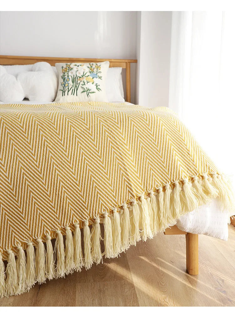Geometric jacquard plaid