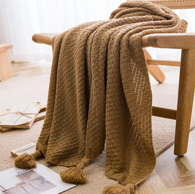 Waffle blanket with pompoms