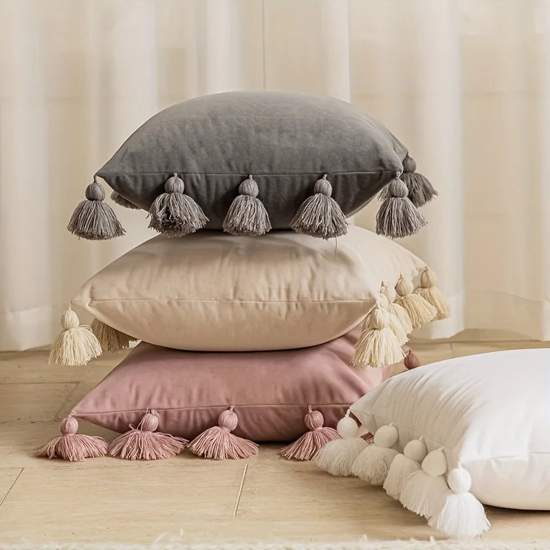 Velvet cushion cover with pompoms – "Bohemian" collection
