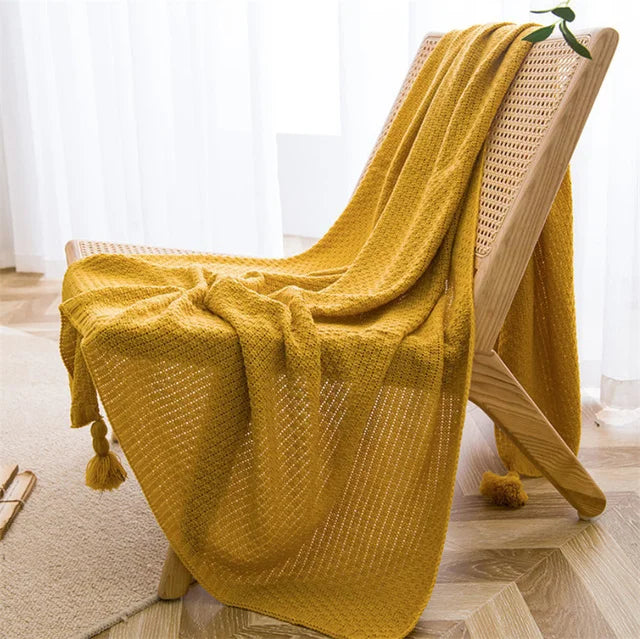 Waffle blanket with pompoms