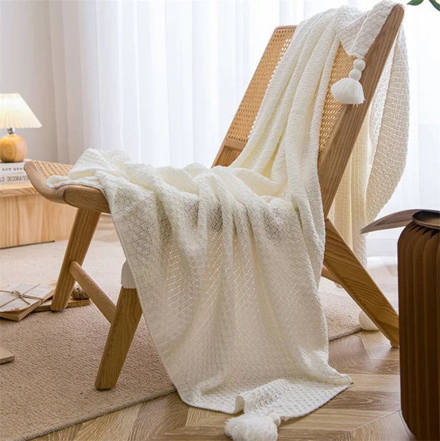 Waffle blanket with pompoms