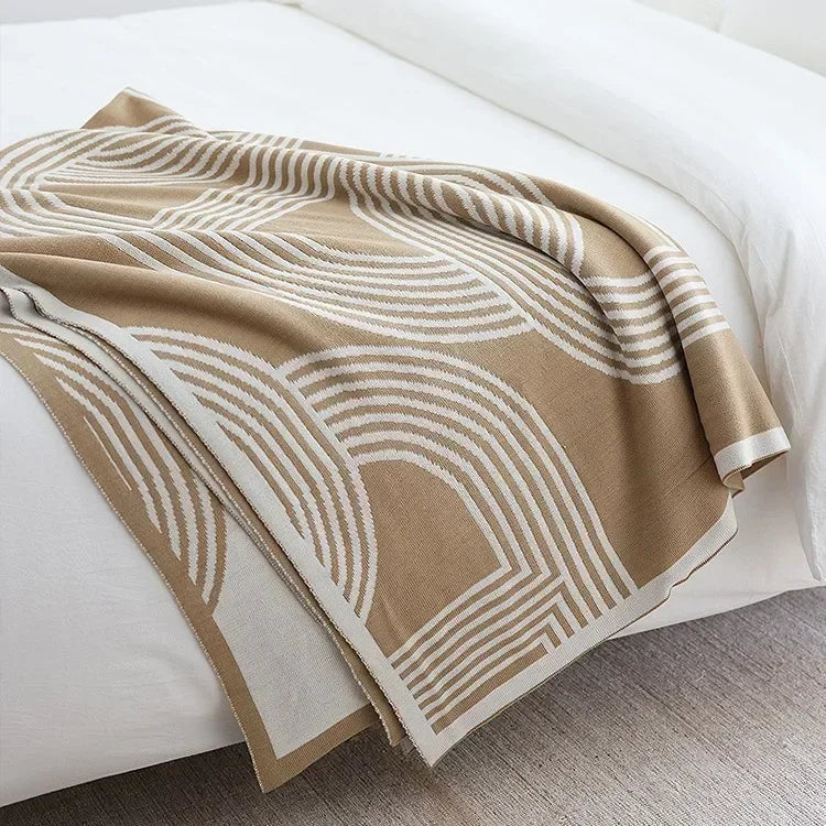 Decorative geometric pattern blanket – 130 x 180 cm