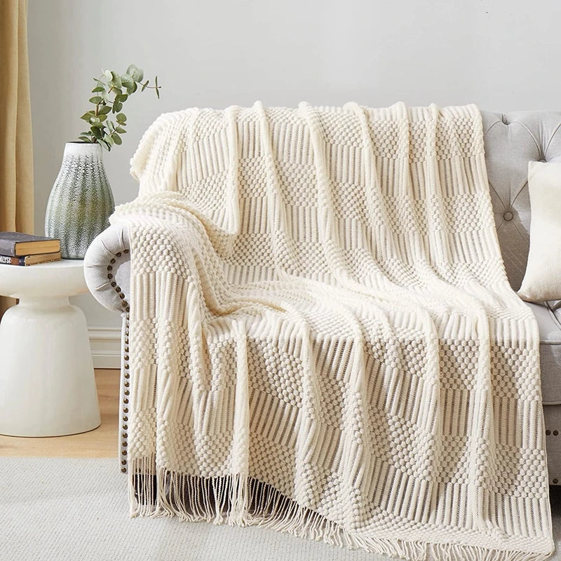 Soft Knitted Blanket with Fringes