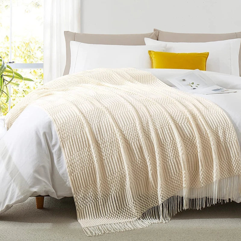 Soft Knitted Blanket with Fringes