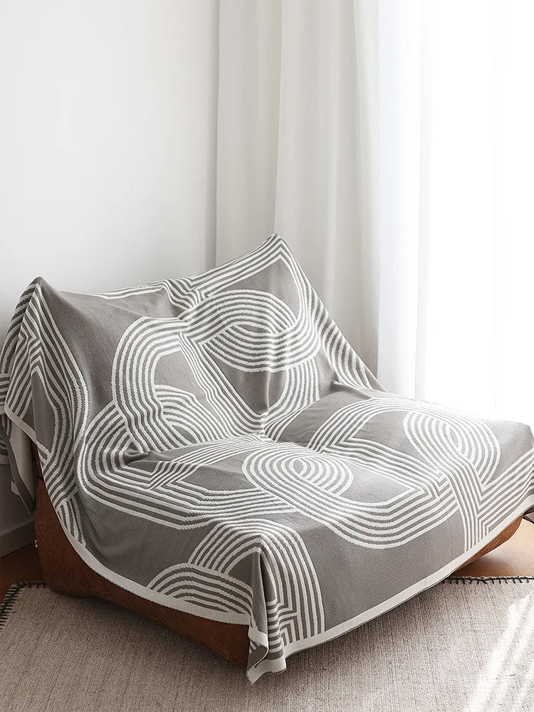 Decorative geometric pattern blanket – 130 x 180 cm
