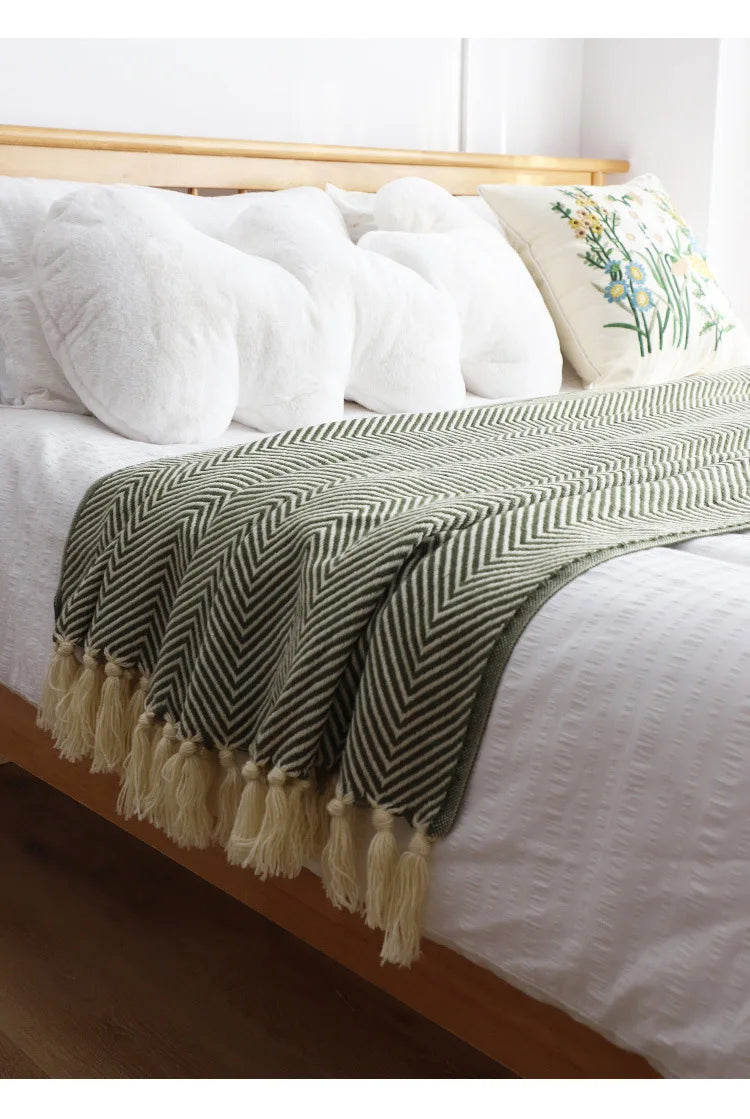 Geometric jacquard plaid