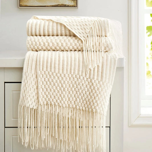 Soft Knitted Blanket with Fringes