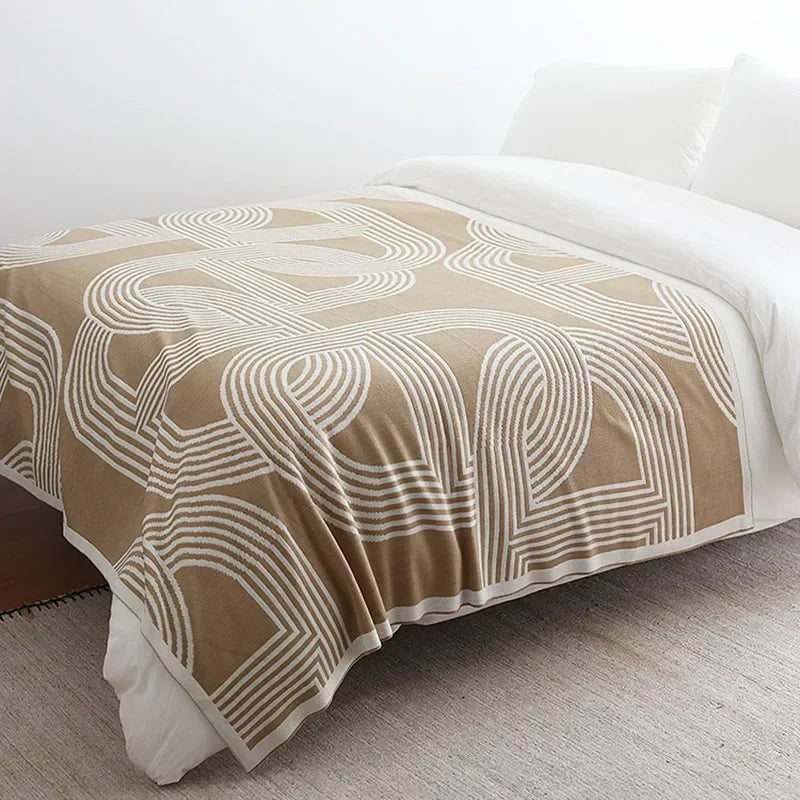 Decorative geometric pattern blanket – 130 x 180 cm