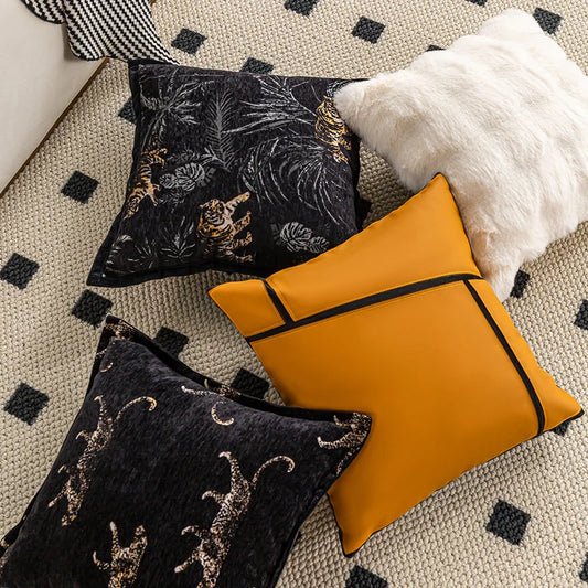 Decorative cushion cover – Baroque Collection