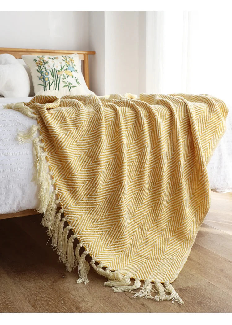 Geometric jacquard plaid