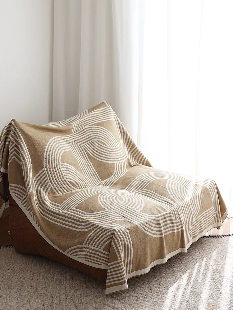 Decorative geometric pattern blanket – 130 x 180 cm