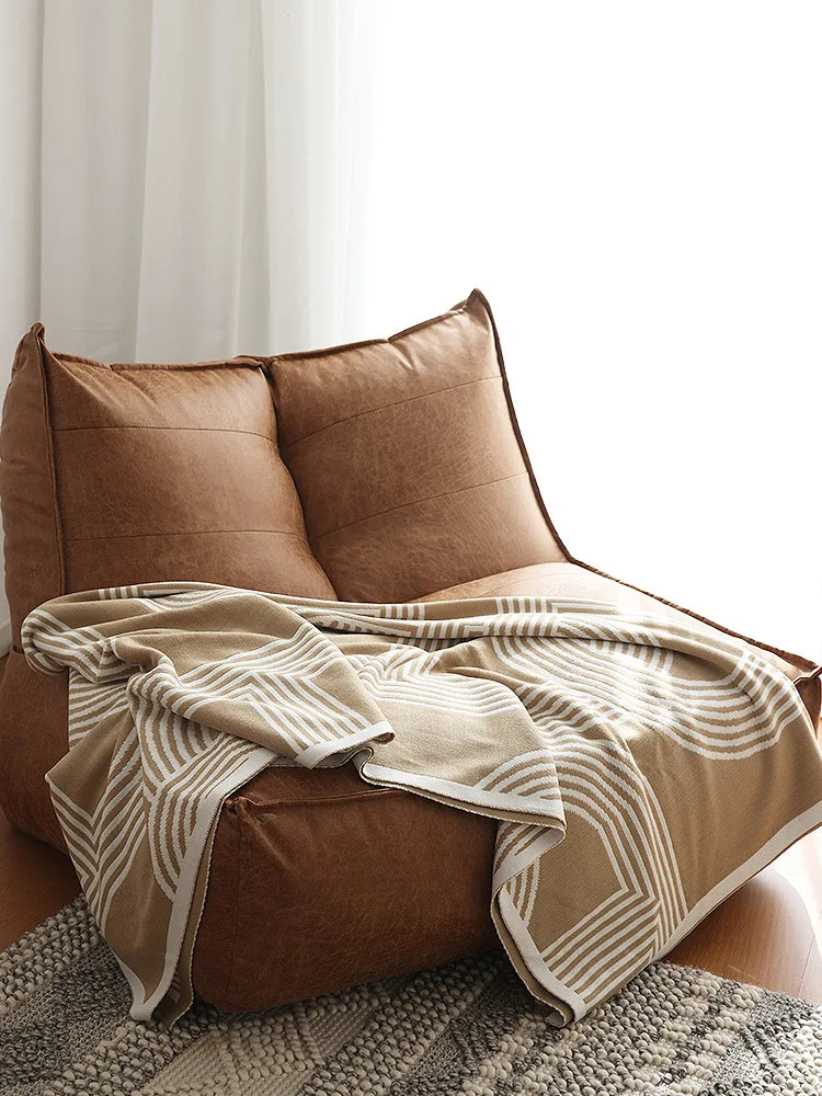 Decorative geometric pattern blanket – 130 x 180 cm
